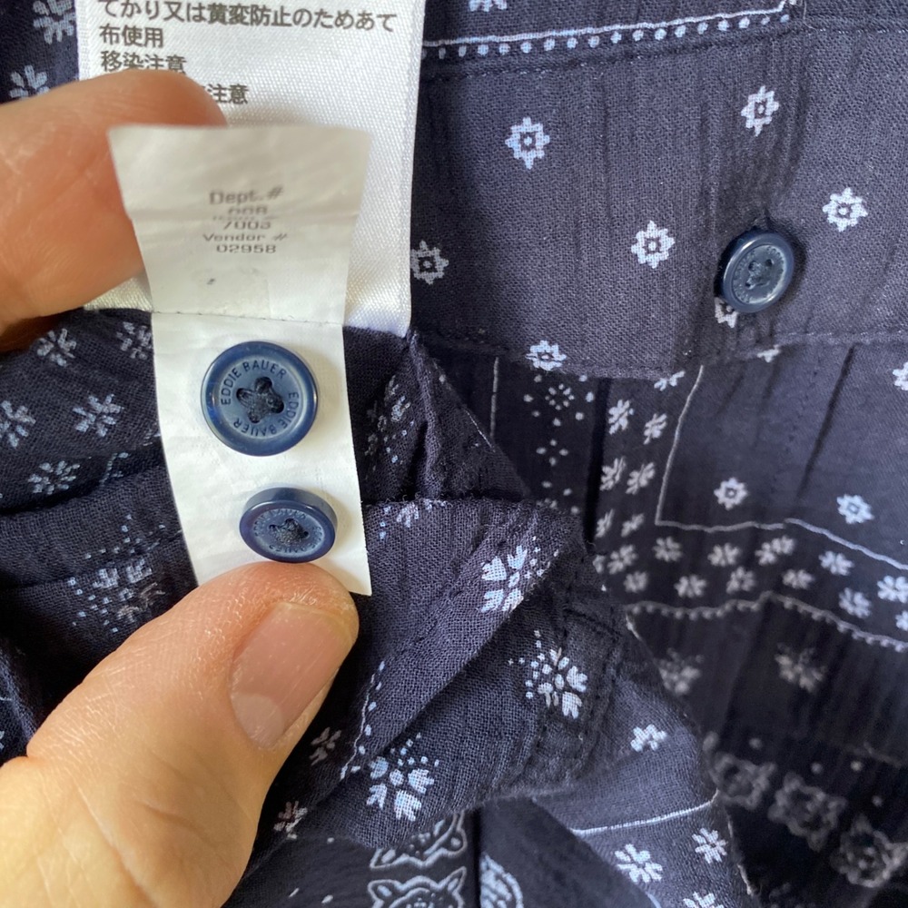 Eddie Bauer Womens Navy Blue Bandana Paisley Gauze Sleeveless Button Down Top L - Picture 12 of 12